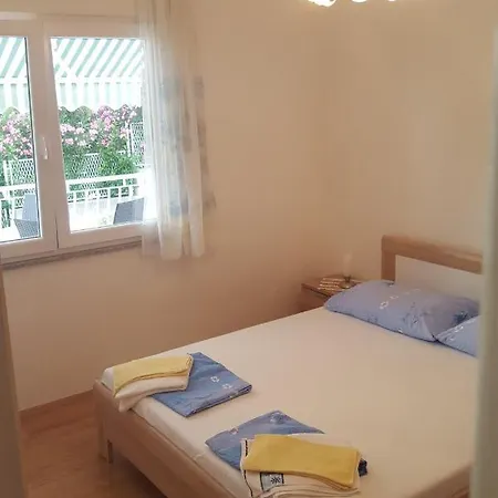 Apartment Apartments With Parking Space Selce - Crikvenica - 5475