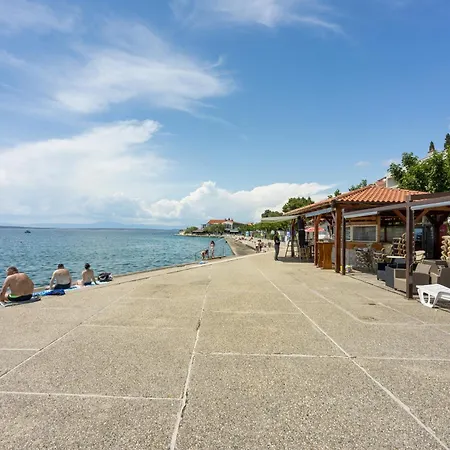 Apartment Apartments With Parking Space Selce - Crikvenica - 5475 Selce